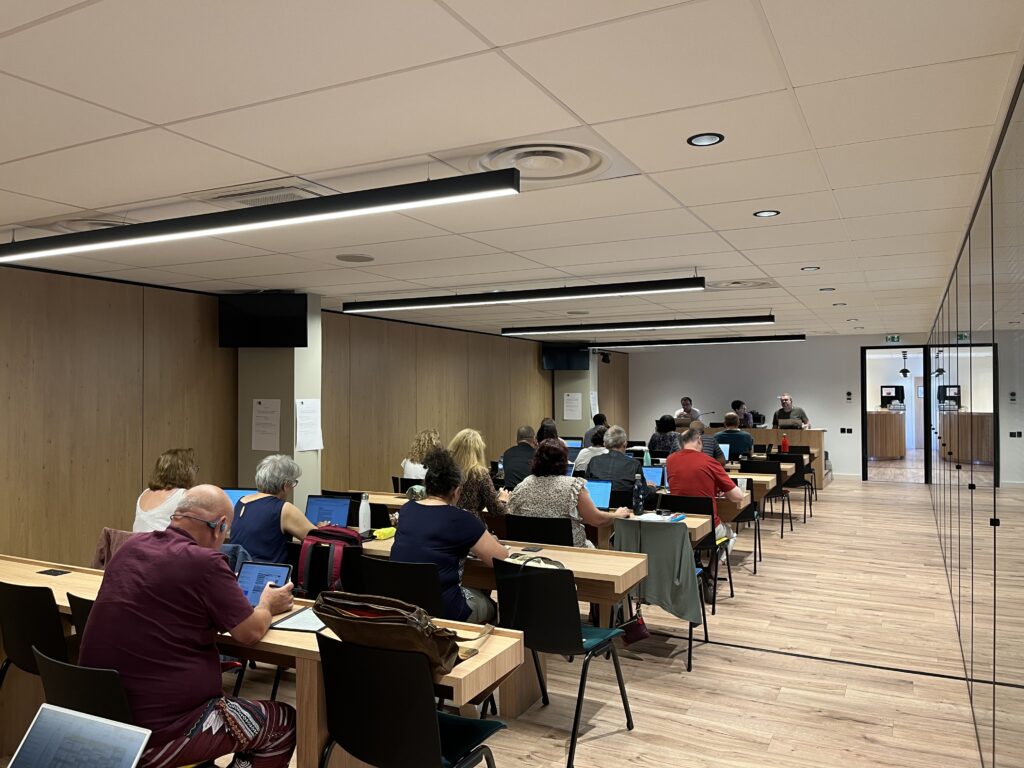 Les membres de la commission administrative nationale du SNASUB-FSU au siège de la FSU à Bagnolet, mardi 17 juin 2025